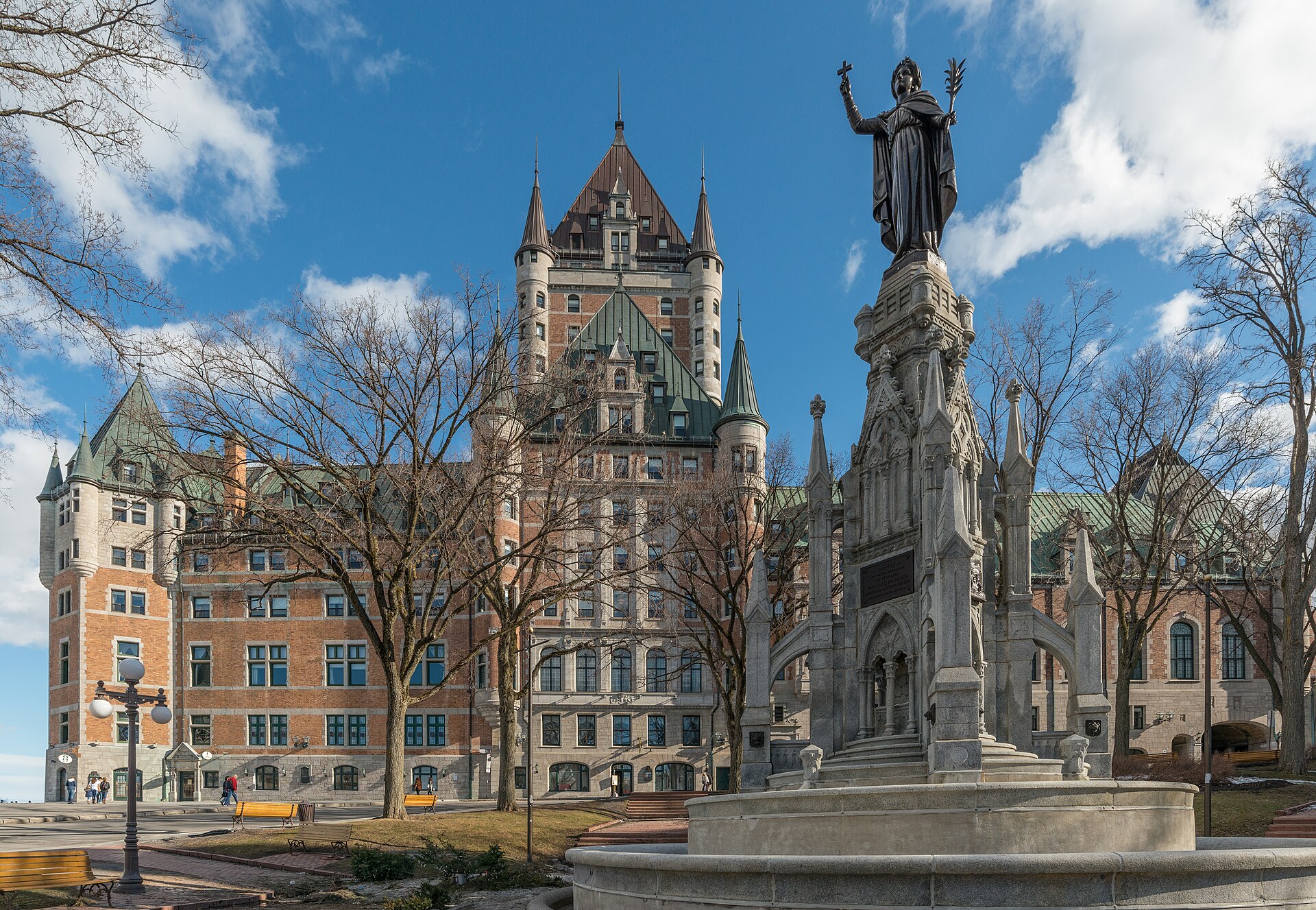 La place d'Armes, devant le Château Frontenac