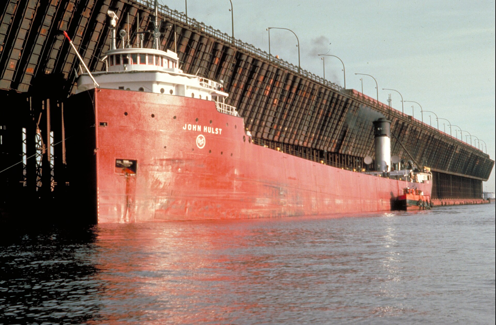 Un laquier au quai à minerai de Duluth