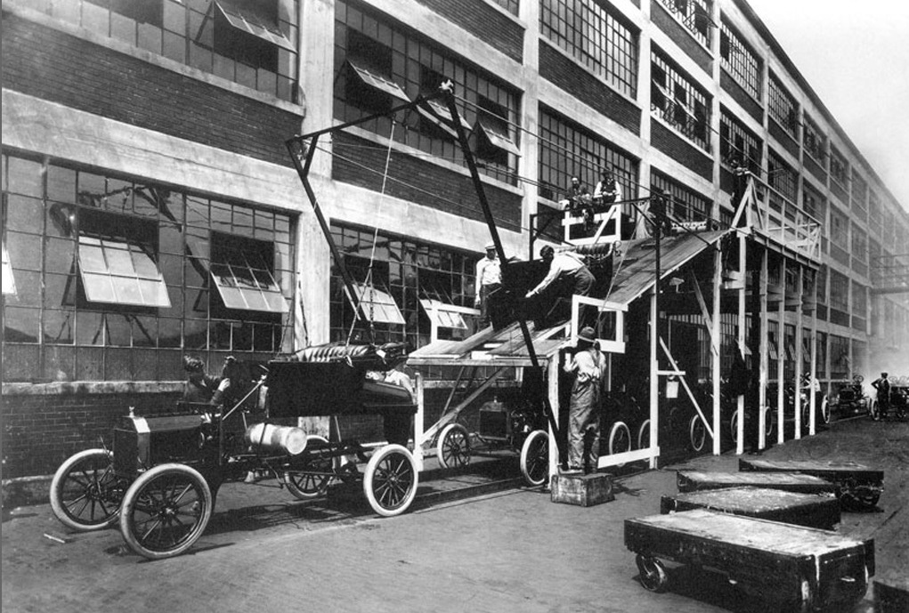 La chaîne de montage des usines Ford, en 1913
