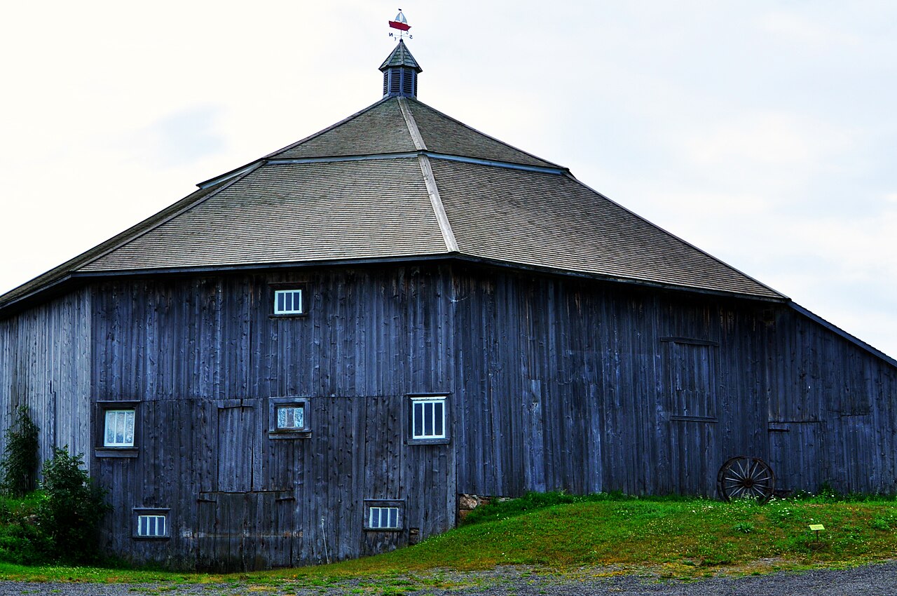 La grange octogonale Adolphe-Gagnon, à Saint-Fabien