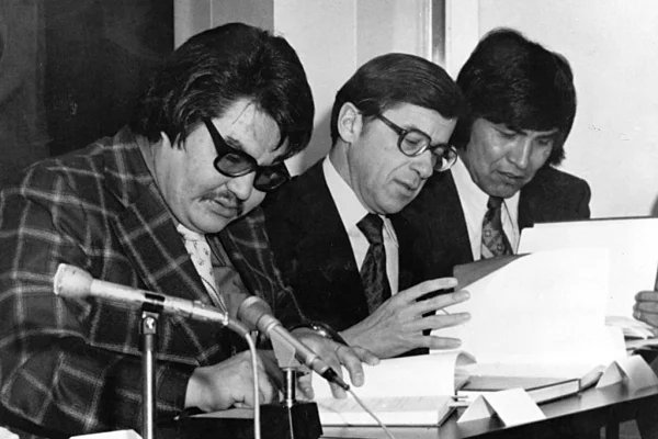 La signature de la Convention de la Baie-James, en 1975